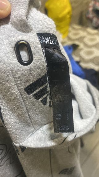 Felpa Adidas grigia con logo