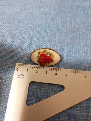 Spilla vintage ceramica rose rosse