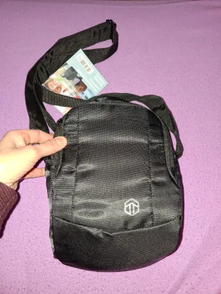 Mochila bandolera antirrobo negra