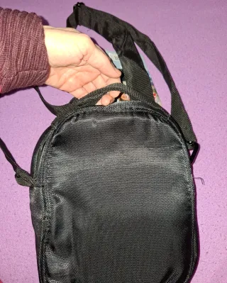 Mochila bandolera antirrobo negra