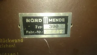 Radio antigua de .válvulas Normende 398