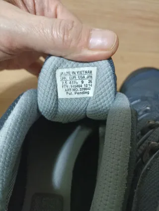 Botas de montaña Salomon azules y grises