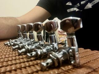 Clavijeros Afinación Squier Sonic