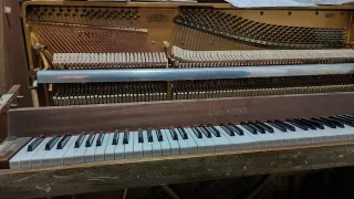 Piano Vertical Knight K10 año 1964