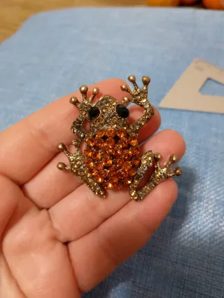 Spilla ranocchio ambra e oro