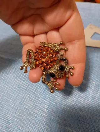 Spilla ranocchio ambra e oro