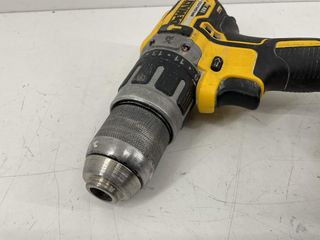 taladro a bateria dewalt dcd796