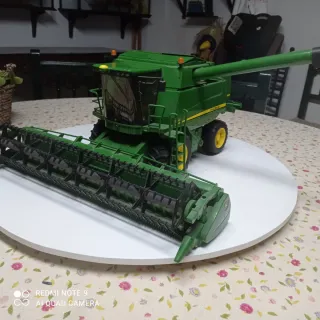 Cosechadora John Deere 1:16
