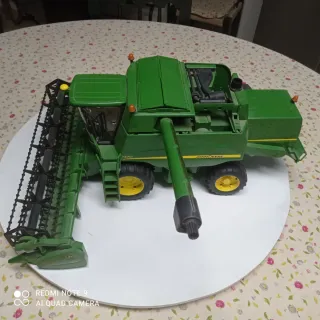 Cosechadora John Deere 1:16