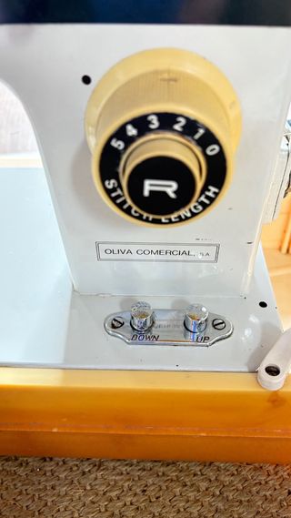 Máquina de Costura Oliva CL 10AT