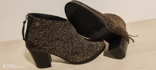 Botines de mujer beige y negro