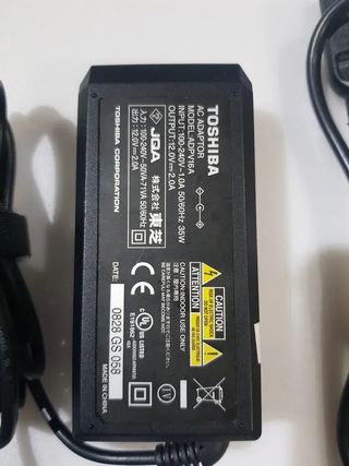 Cargador DVD portátil Toshiba ADPV16A 12v 5,5x3,0m