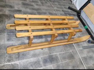 Slitta in legno per bambini