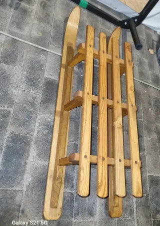 Slitta in legno per bambini