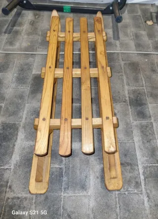 Slitta in legno per bambini