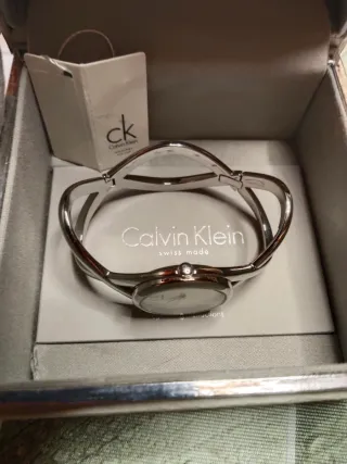 Reloj Calvin Klein Mujer Plata y Blanco