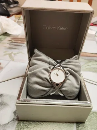 Reloj Calvin Klein Mujer Plata y Blanco