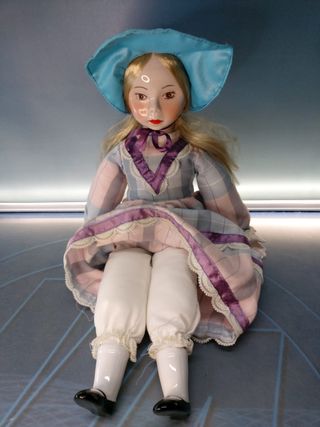 Bambola in porcellana 41 cm.