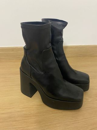 Botines Pull and Bear negros plataforma