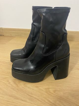Botines Pull and Bear negros plataforma