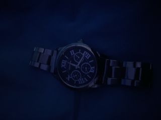 Reloj Negro y Plateado