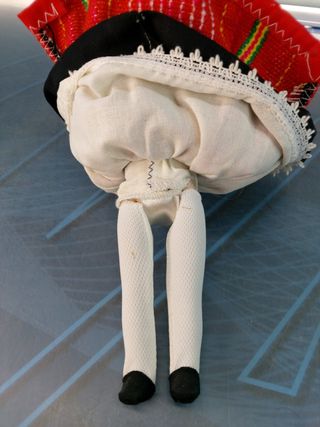 Kiana. Bambola in porcellana di Viana, Portogallo.