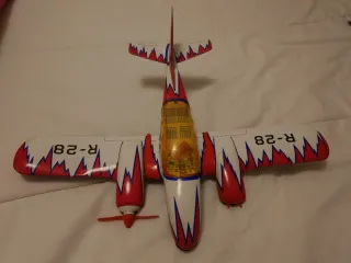 Juguete de hojalata antiguo