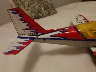 Juguete de hojalata antiguo