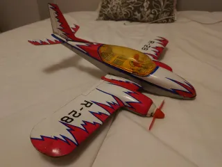 Juguete de hojalata antiguo