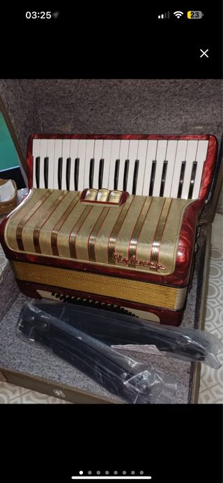 Acordeón Hohner Concerto II 72 bajos