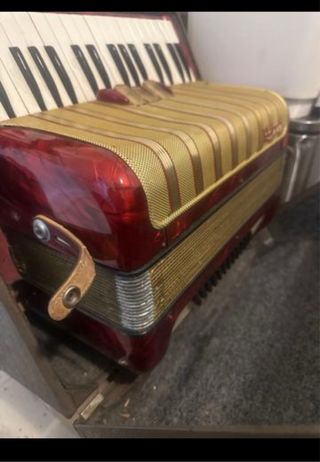 Acordeón Hohner Concerto II 72 bajos