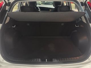 KIA Niro 1.6 GDi HEV 95kW (129CV) Drive