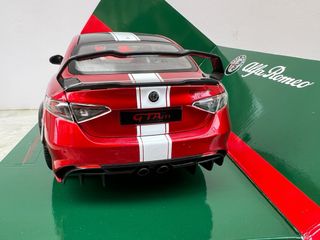 Alfa Romeo Giulia GTAM 2020 Racing Bburago 1:18