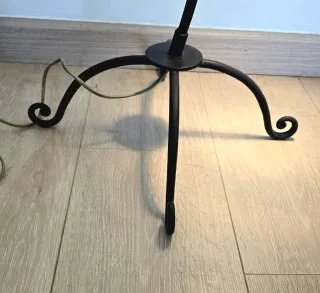 Lámpara de hierro forjado y cristal