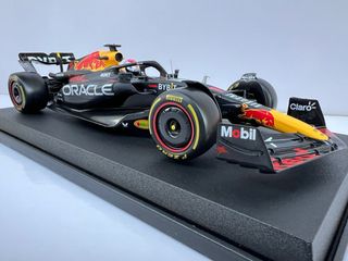 Modellino Red Bull RB19 Verstappen 1:18 Bburago