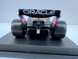 Modellino Red Bull RB19 Verstappen 1:18 Bburago