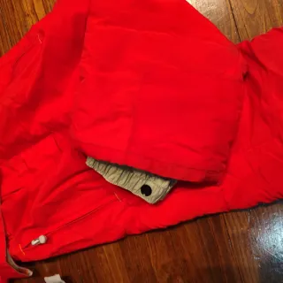 Mono de esquí rojo 4 años