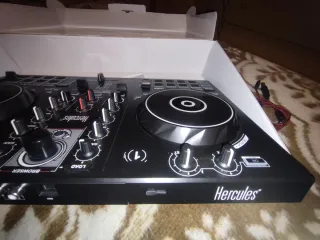 Controladora DJ Hercules Inpulse 300 Reestreno