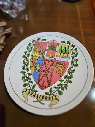 Lote platos y cenicero Euskal Herria