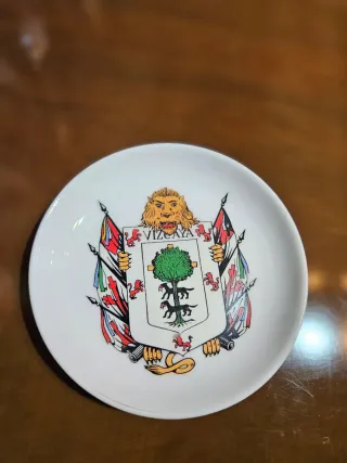 Lote platos y cenicero Euskal Herria