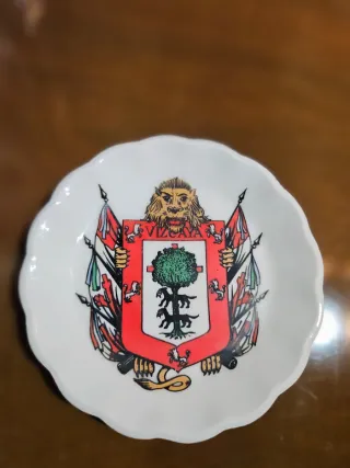 Lote platos y cenicero Euskal Herria