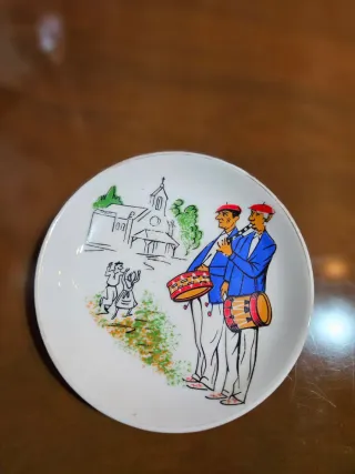 Lote platos y cenicero Euskal Herria