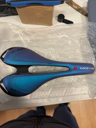 Sillín KOCEVLO Carbono Azul