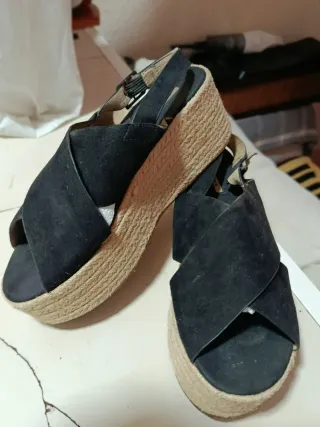 Lote 2 Sandalias cuña rosa y beig y sandalias cuña