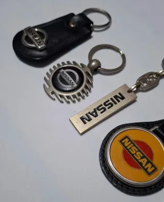 Lote 5 Llaveros Nissan antiguos diferentes vintage