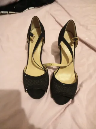 Zapatos de tacón negros