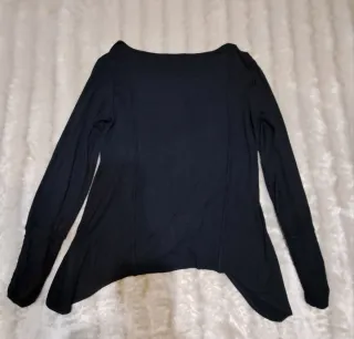 Jersey negro manga larga estampado