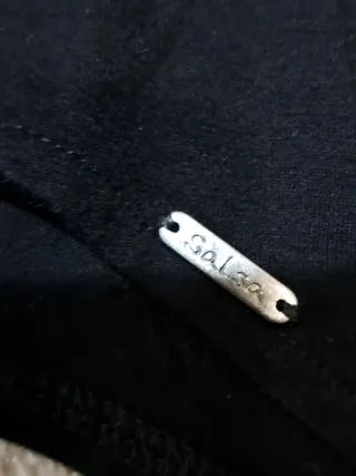 Jersey negro manga larga estampado