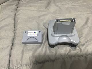 Pacchetto accessori Nintendo N64 giapponese con Transfer Pack e Controller Pack