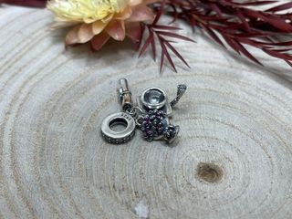 Charm Trio Birrete, Diploma, Flores